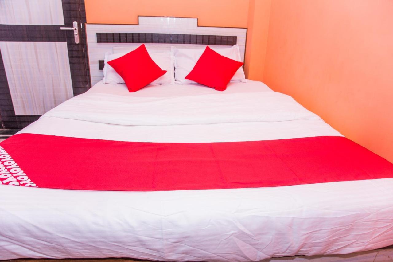 Oyo Somraj Regency Hotel Агартала Екстериор снимка